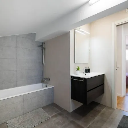 Spacious House And Ideal Location Villa