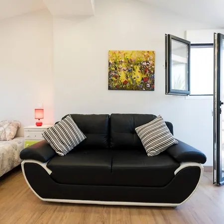 Spacious House And Ideal Location *